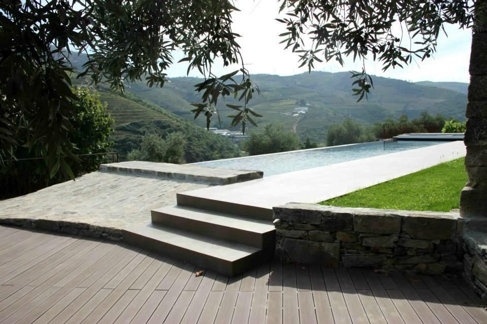 Visualisation of a pool surround in anti-slip microcement